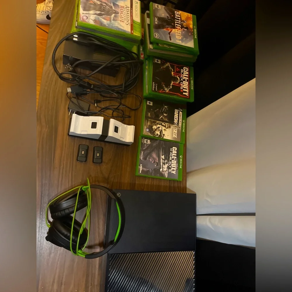 XBOX ONE, Turtle beach headset, Xbox Rechargeable Batteries kit, 25 games